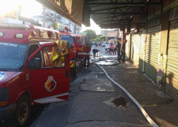Incendio en la plaza Torcoroma afectó 10 locales comerciales